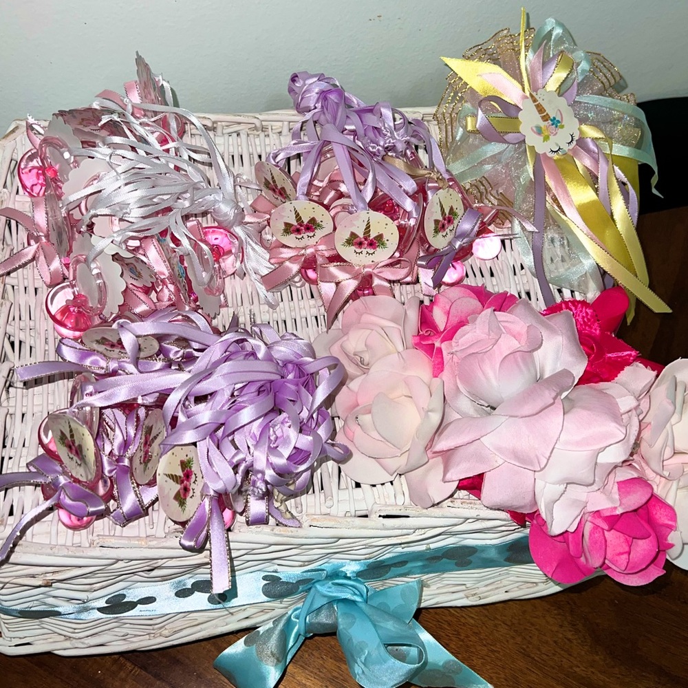 Baby Shower Girl Unicorn Pacifiers, Belt and Ribbon Set